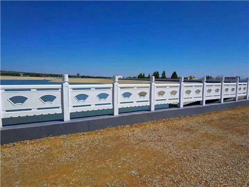 水泥围栏