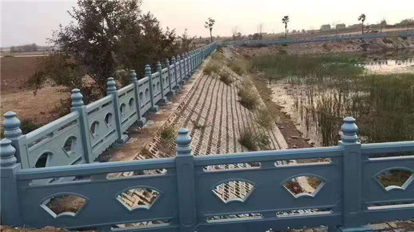 河堤护栏维护
